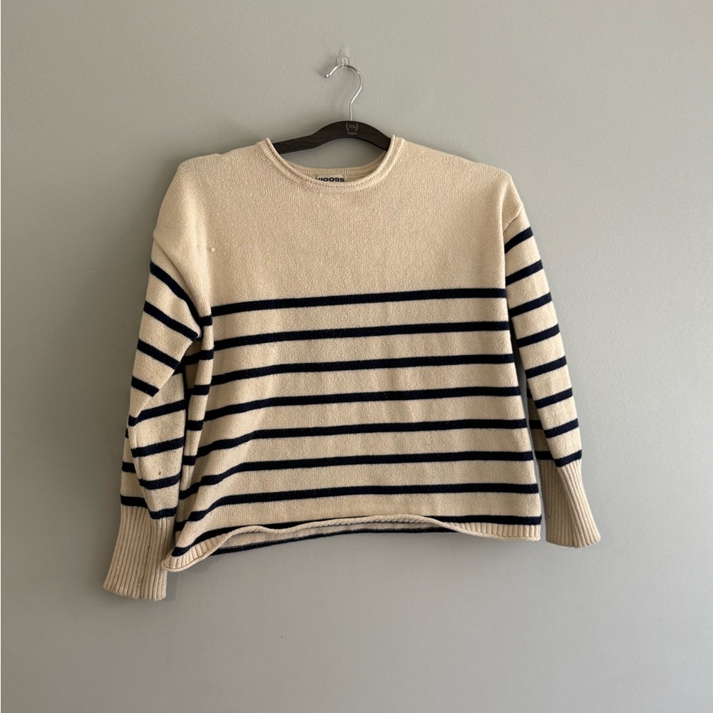 Vigoss Neutral Cream Knit Top with Crew Neck